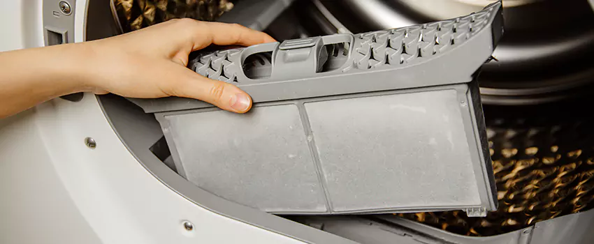 Signs Of A Clogged Dryer Lint Trap in Palos Hills, Illinois